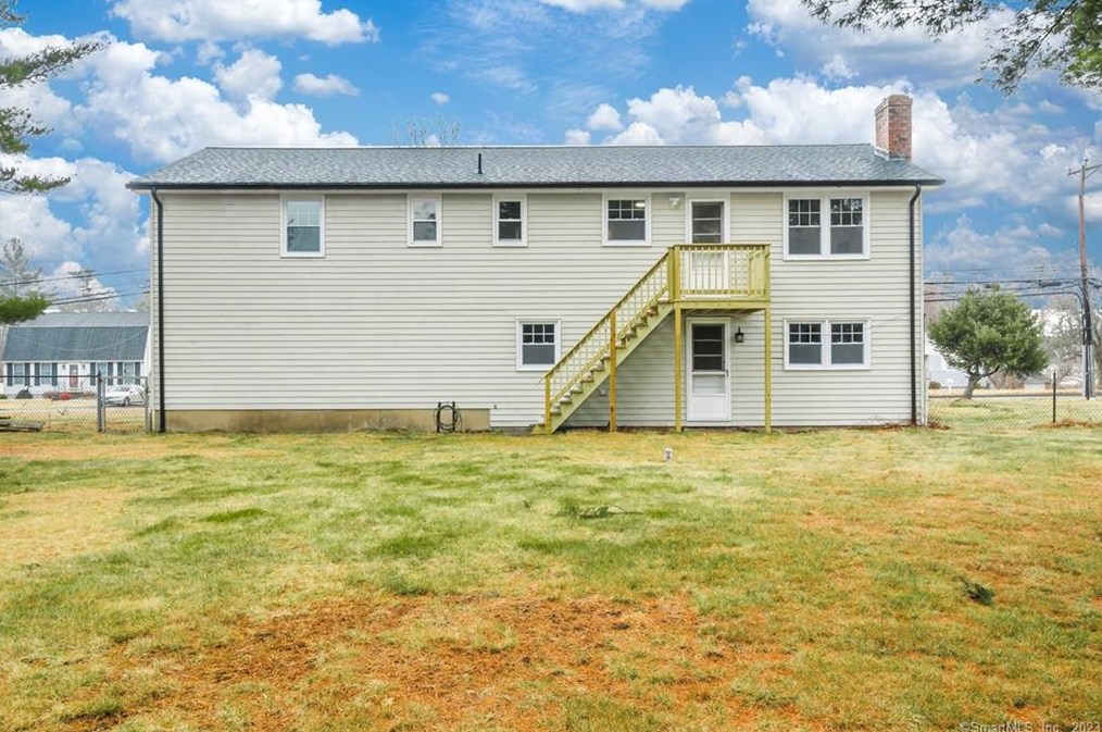 53 Evergreen Rd, Cromwell CT  06416-1638 exterior