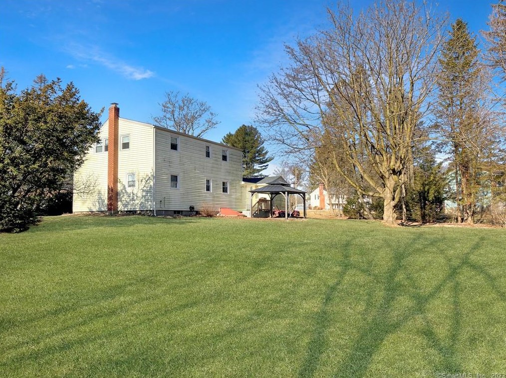 10 Mark Dr, Coventry CT  06238-1122 exterior