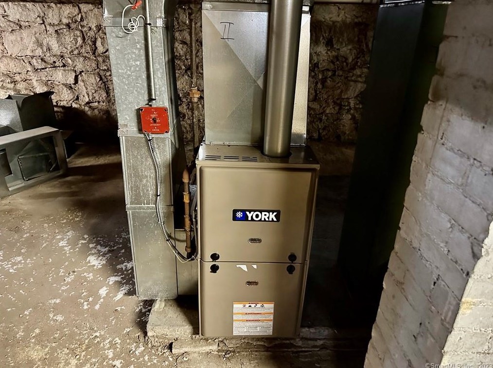 539 Lombard St, New Haven CT 06513-2954 exterior