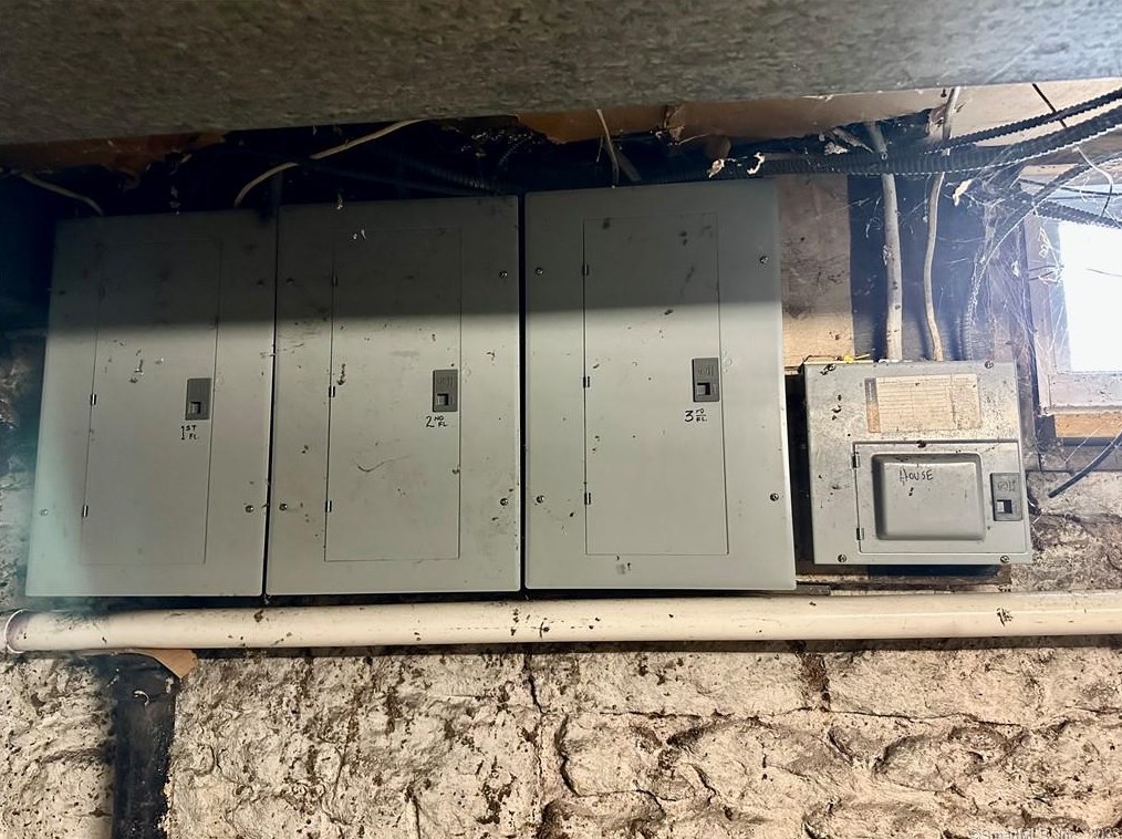 539 Lombard St, New Haven CT 06513-2954 exterior