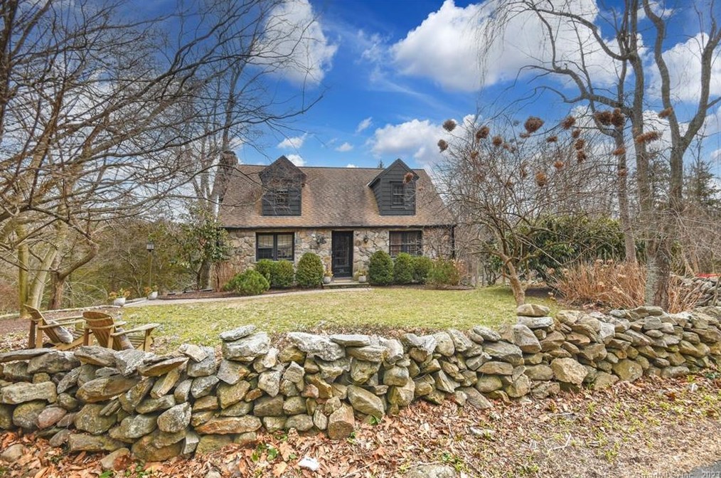 24 Cartbridge Rd, Weston, CT 06883