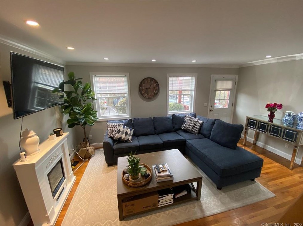 1283 Hope St #4, Stamford, CT 06907
