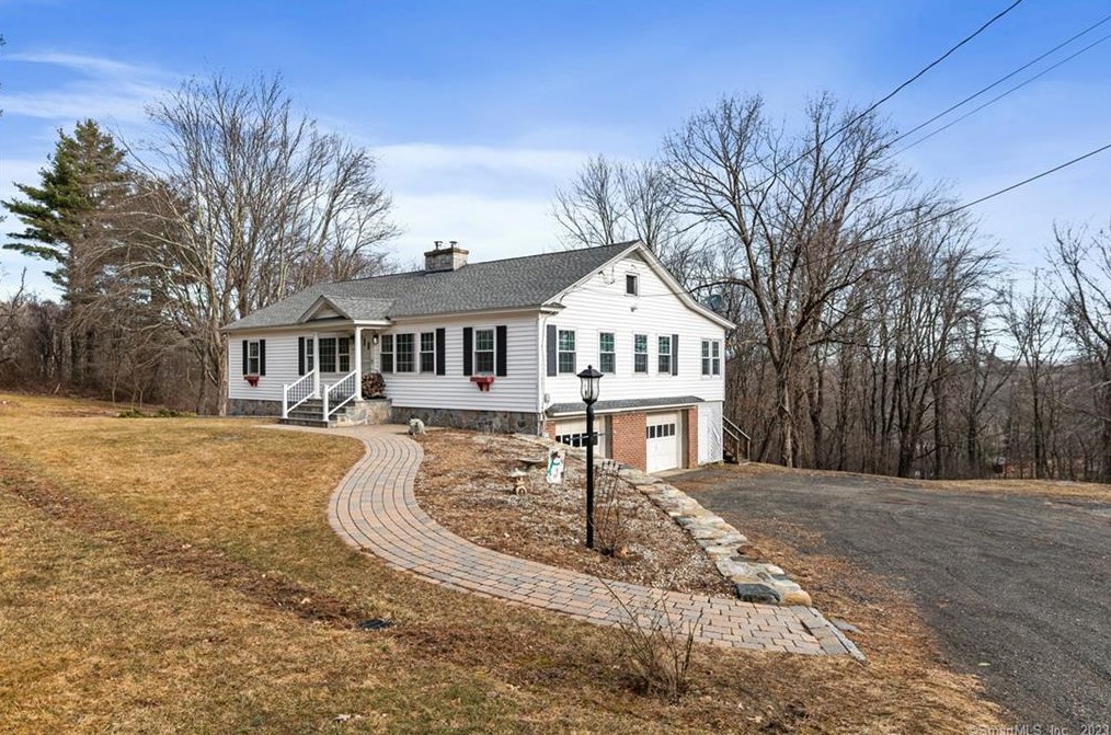 54 Trotta Ln, Morris, CT 06763