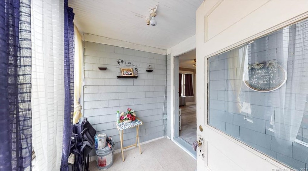 96 Rose St, Waterbury, CT 06704