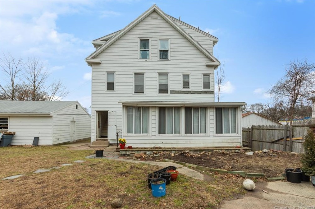 57 Bagley Ave, New Haven CT 06514-4101 exterior