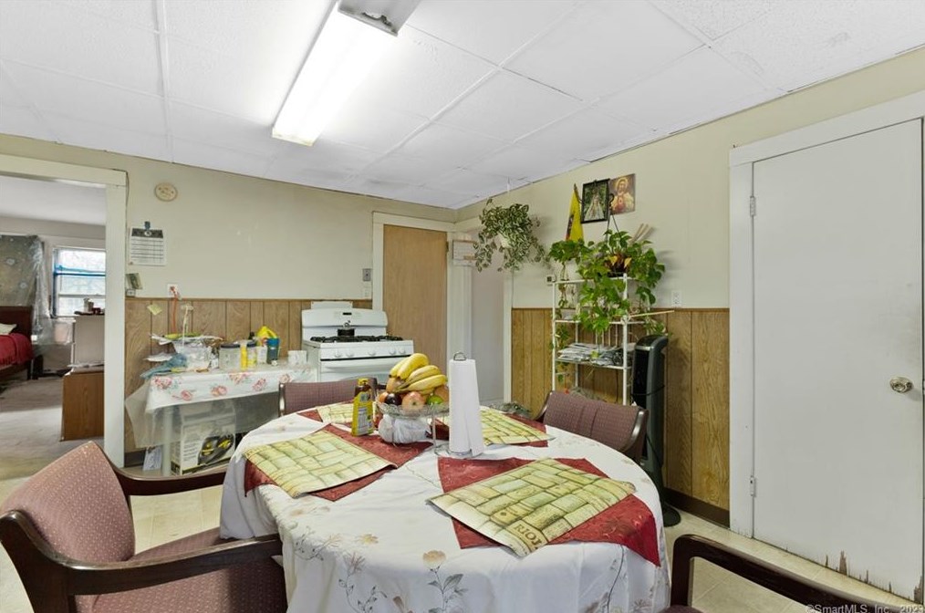 57 Bagley Ave, New Haven CT 06514-4101 exterior