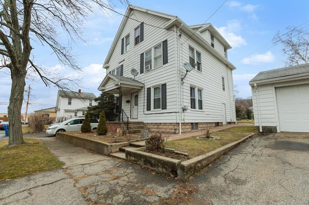 57 Bagley Ave, New Haven CT 06514-4101 exterior