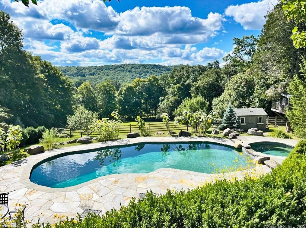 99 Stonecrest, Ridgefield, CT 06877