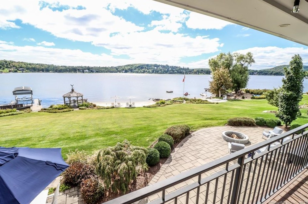 11 Lakeview, Brookfield Center, CT 06804