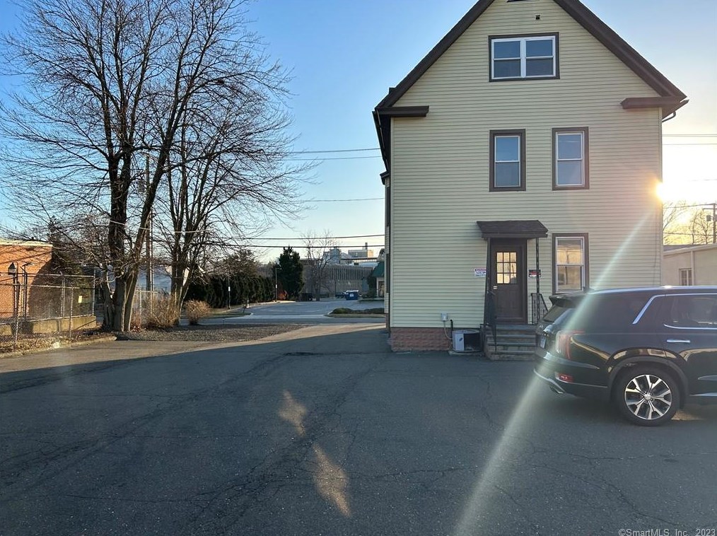 97 Noble Ave, Milford, CT 06460
