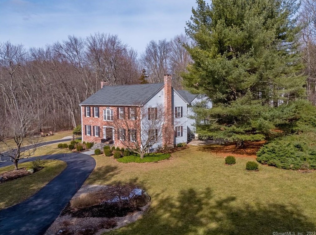 5 Highwood, Simsbury, CT 06070