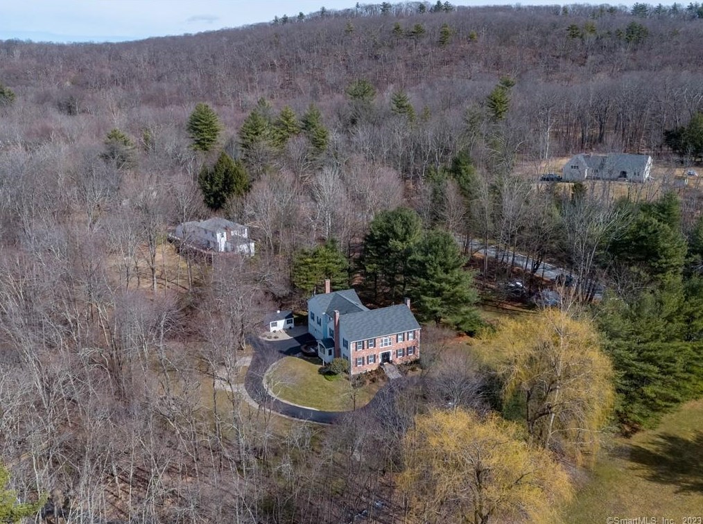 5 Highwood, Simsbury CT  06070-2509 exterior