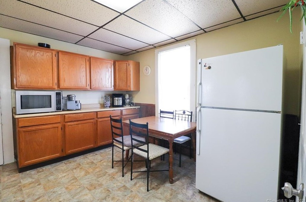 10 Smith St, New Britain, CT 06053