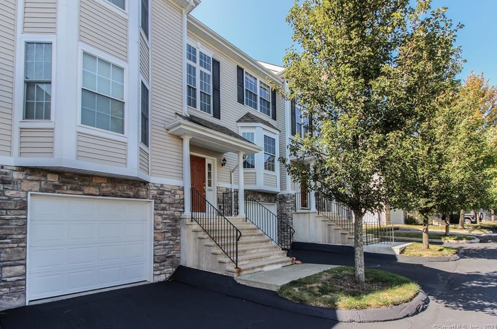 2105 Briar Woods Ln Unit 2105, Danbury, CT