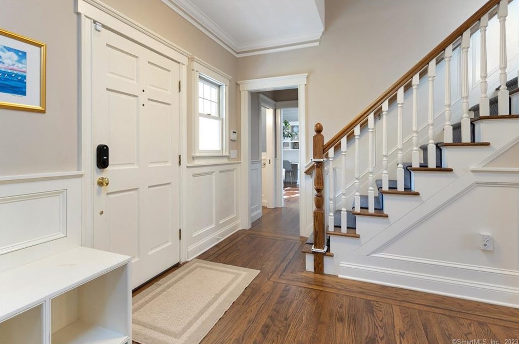 37 Point O Woods Rd S, Tokeneke, CT 06820