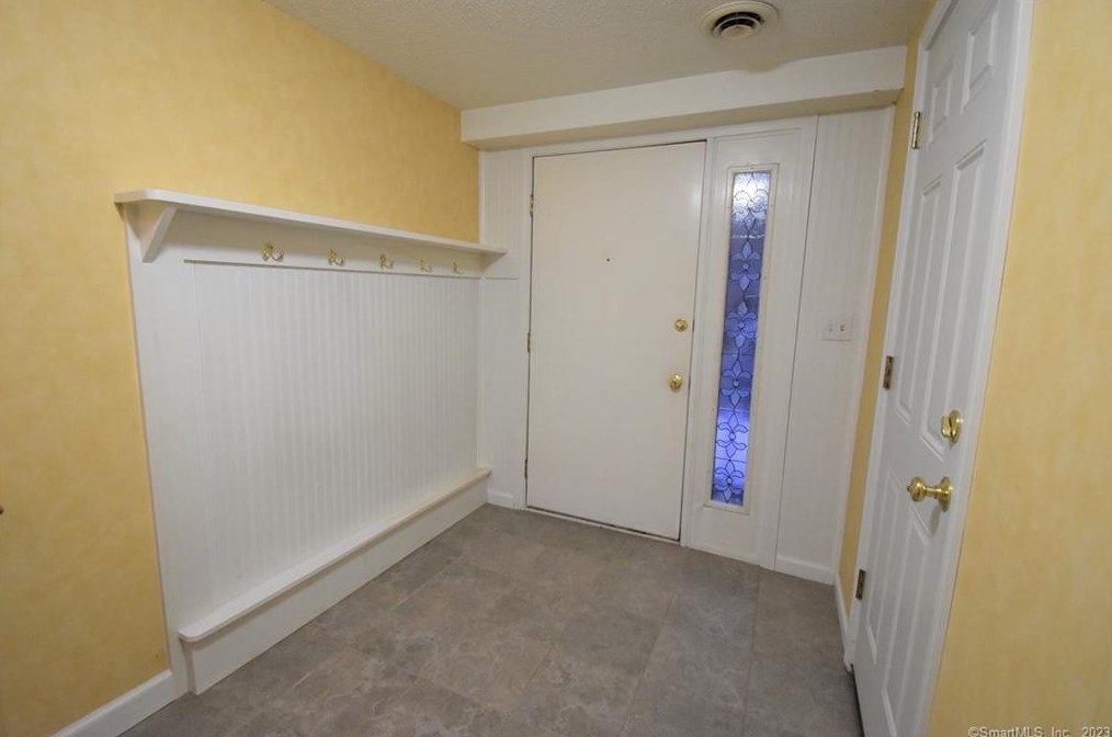 28 Brockton Ct #28, Beacon Falls, CT 06403