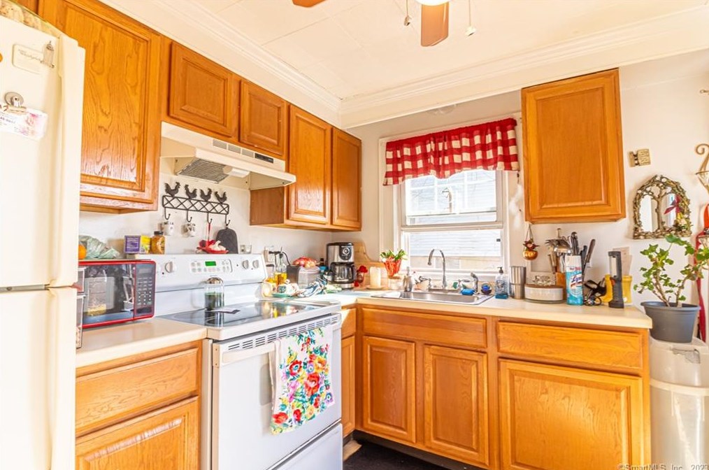 35 Olive, Waterford, CT 06385