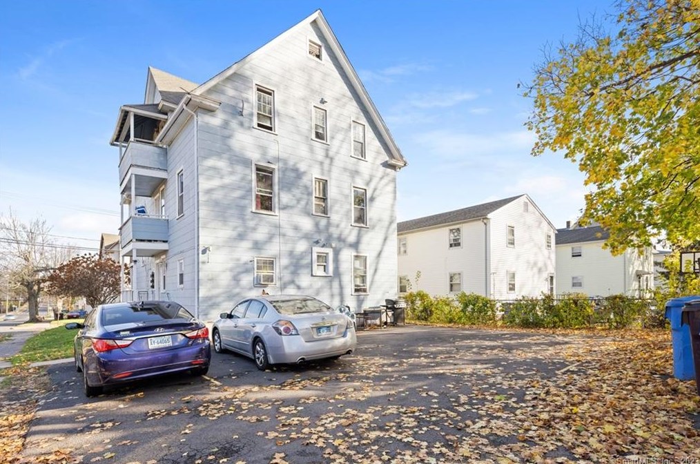 68 Wilson St, New Britain, CT 06051