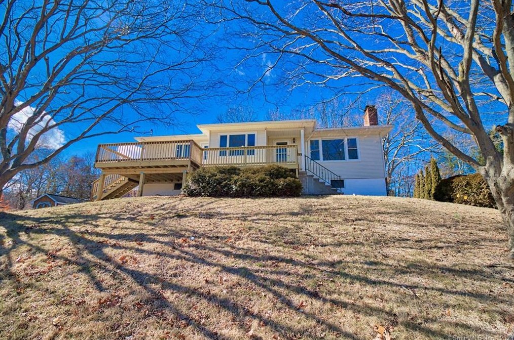 5 Walnut Ave, Huntington, CT 06484