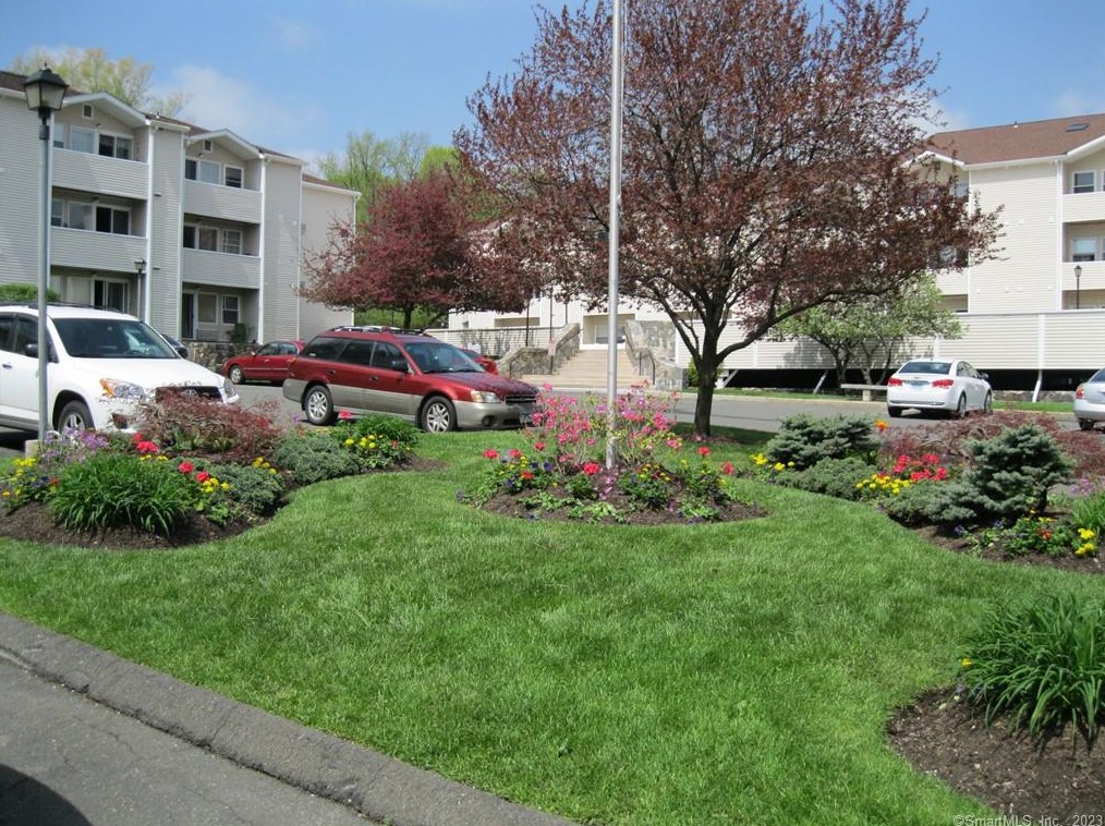 163 South St #16, Danbury, CT 06810