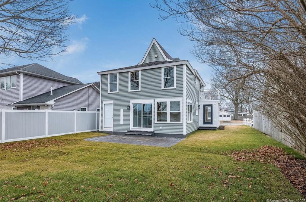 19 Neptune Dr, Fenwick CT  06475-2917 exterior