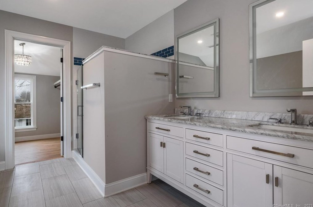 19 Neptune Dr, Fenwick CT  06475-2917 exterior