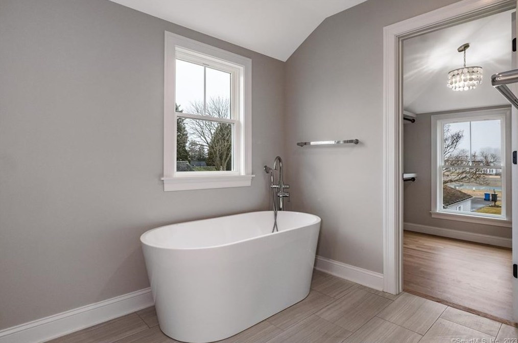 19 Neptune Dr, Fenwick CT  06475-2917 exterior