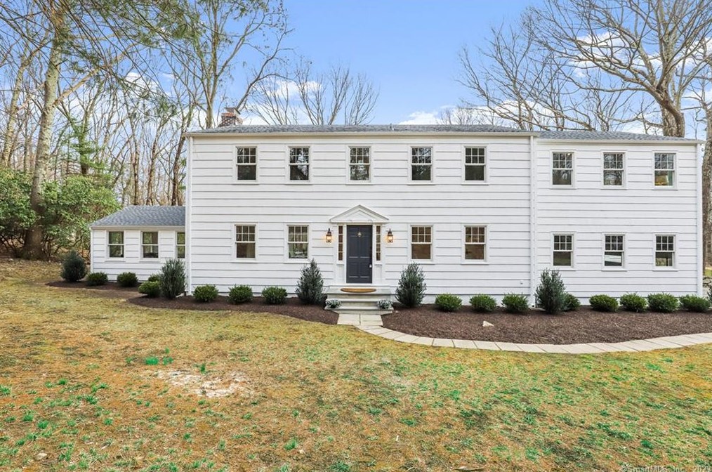 42 Knollwood Ln, New Canaan, CT 06840