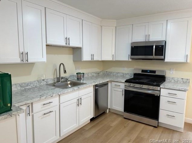 220 Stonefield Dr #8-5, Waterbury, CT 06705