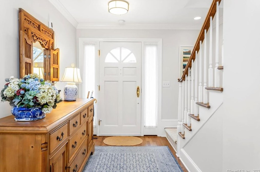 17 Pond Ln #17, Tokeneke, CT 06820