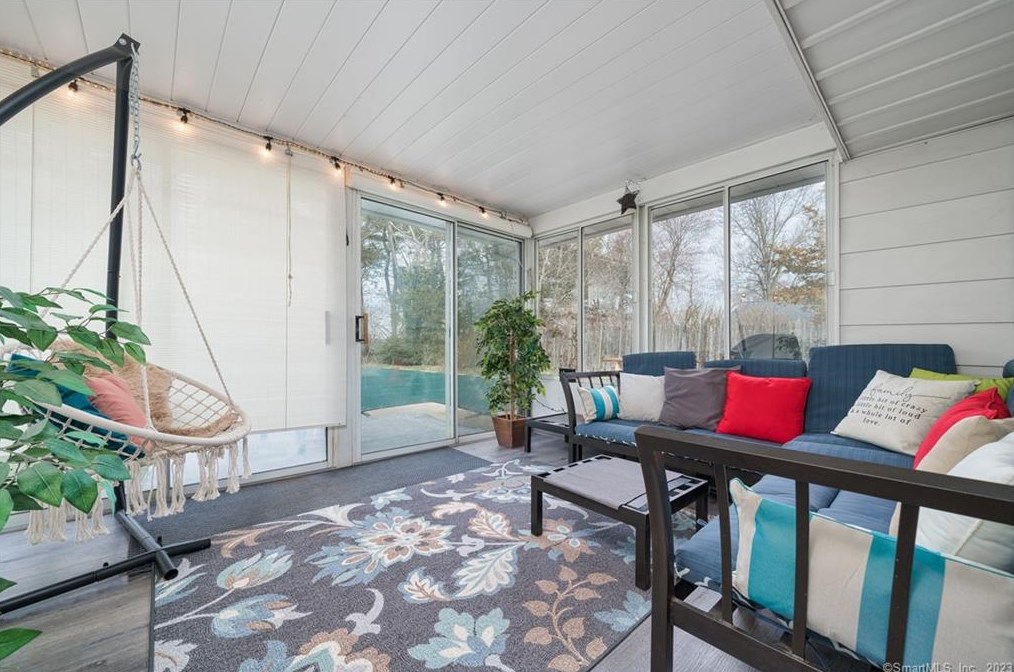 24 Holly Ln, Meriden CT  06450-4749 exterior