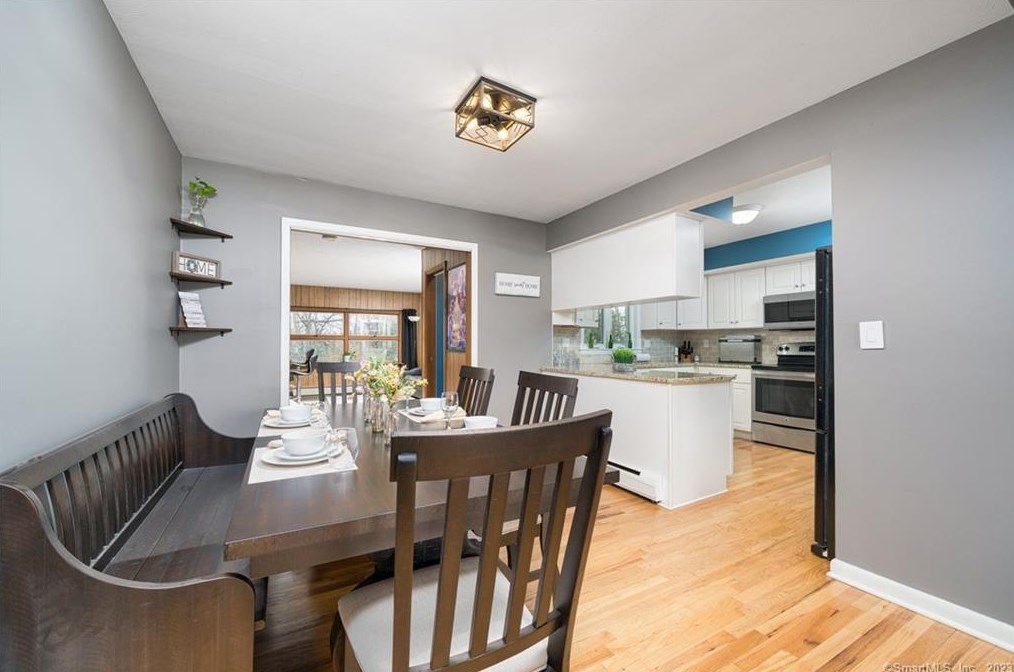 24 Holly Ln, Meriden CT  06450-4749 exterior