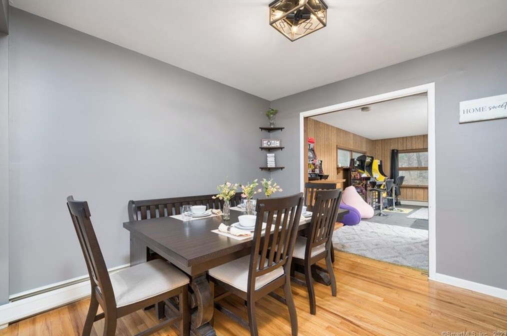 24 Holly Ln, Meriden CT  06450-4749 exterior