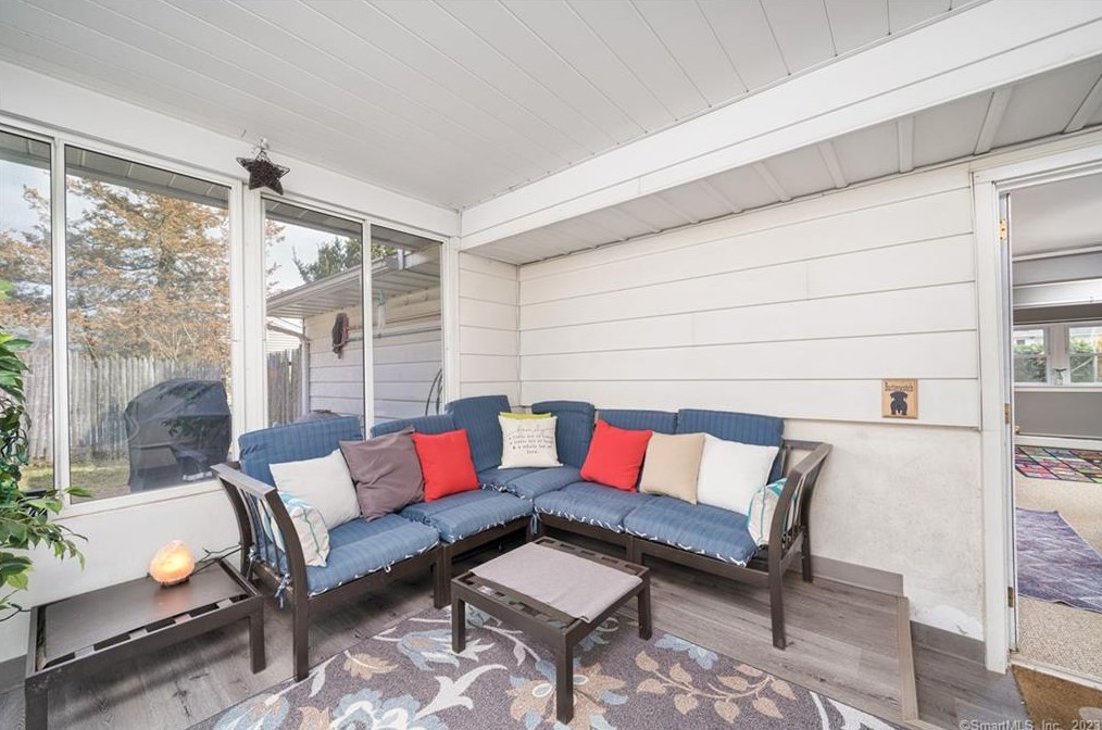 24 Holly Ln, Meriden CT  06450-4749 exterior