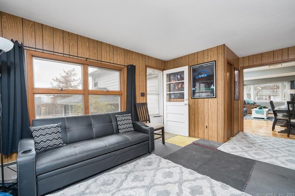 24 Holly Ln, Meriden CT  06450-4749 exterior