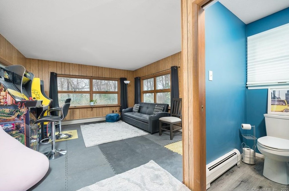 24 Holly Ln, Meriden CT  06450-4749 exterior