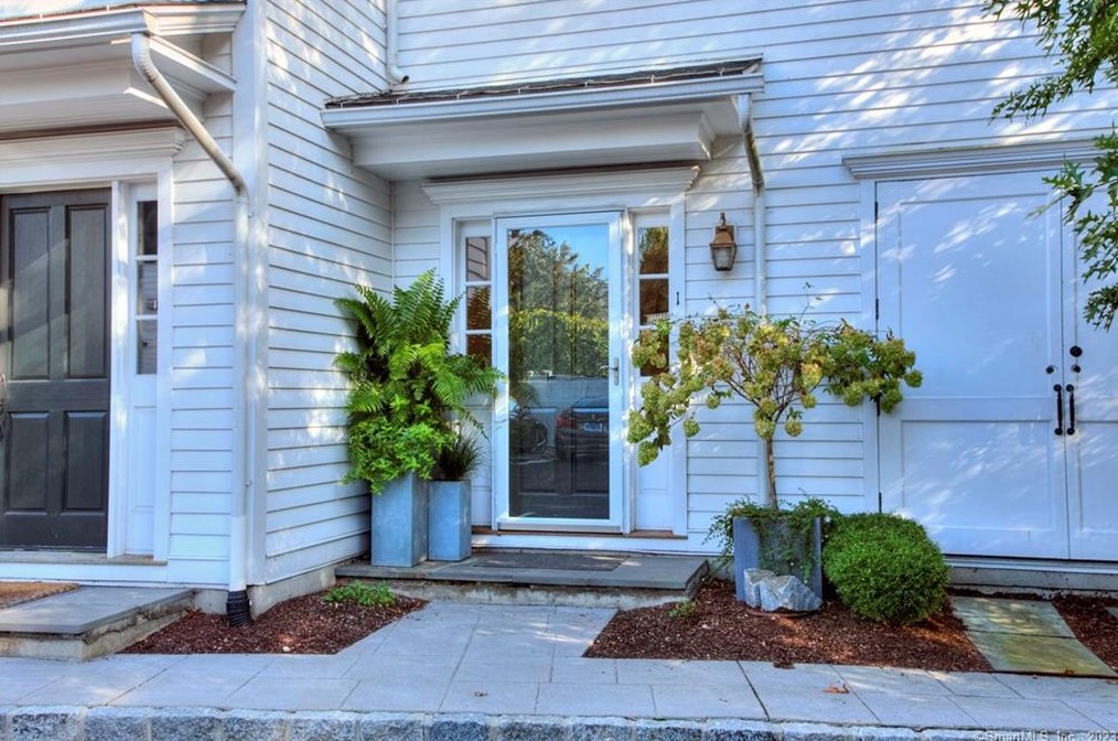 220 Riverside Ave #1, Westport, CT