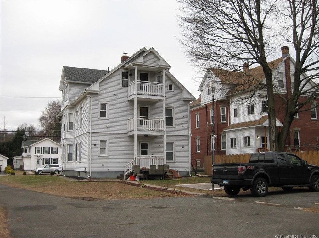 154 Divinity St #3, Bristol, CT 06010