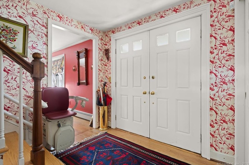 219 Carriage Dr, Glastonbury, CT 06033