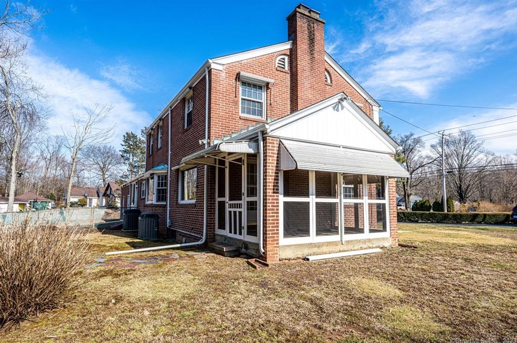 628 Middletown Ave, North Haven, CT 06473