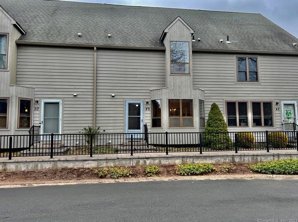 49 Hallmark Hill Dr #49, Wallingford, CT 06492