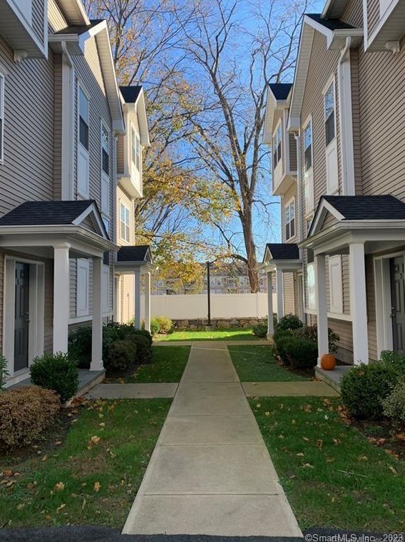91 W Broad St #4, Stamford, CT 06902