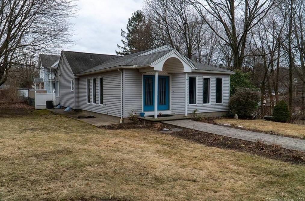 59 Sunbeam Ave, Waterbury, CT 06705