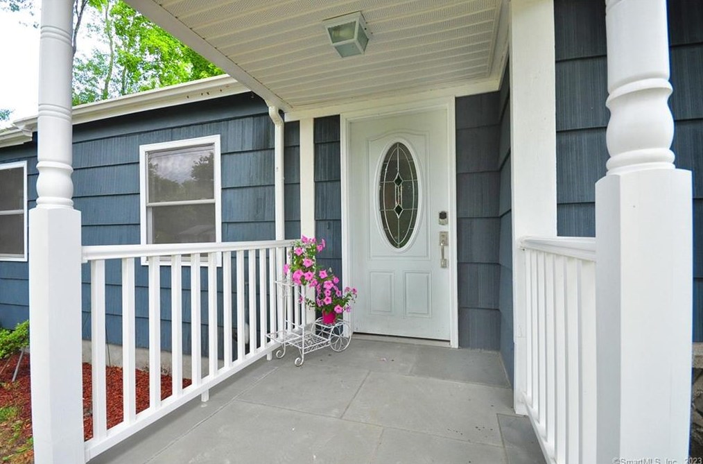 15 Clearview Ave, Danbury, CT 06811