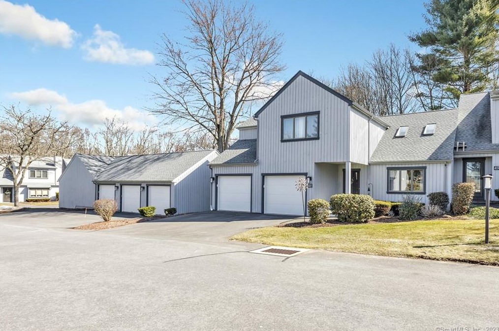1469 Farmington Ave #48, Bristol, CT 06010