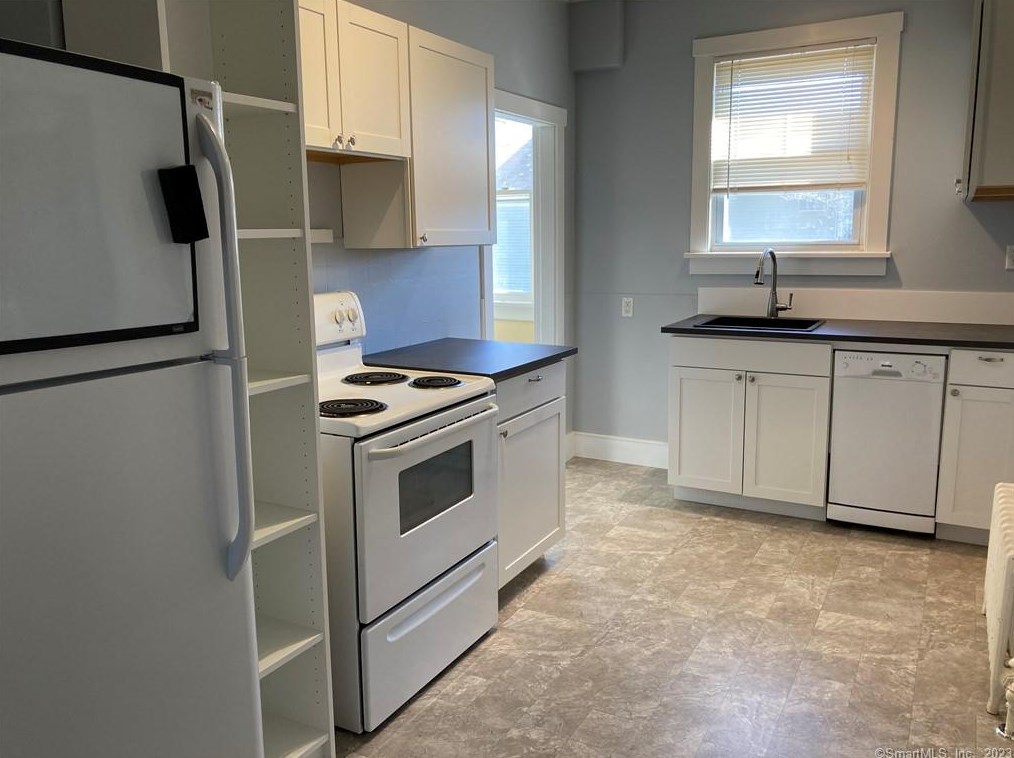 70 Godfrey St, Groton, CT 06340