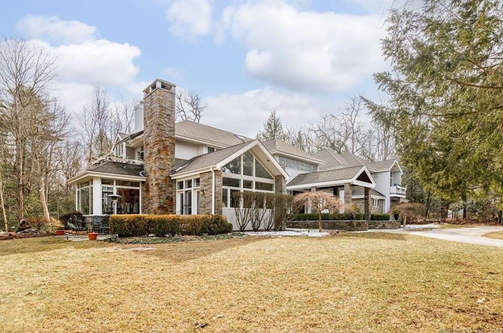 21 Whitman Pond, Simsbury, CT 06070