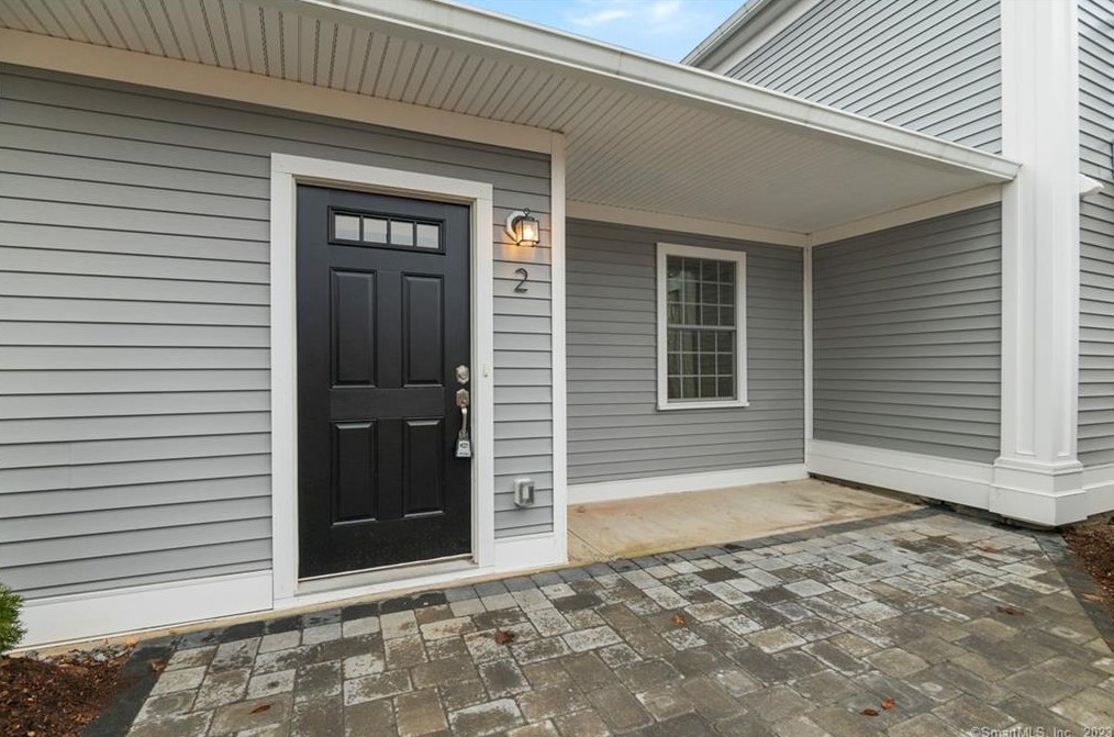 138 E Main St #2, Clinton, CT 06413