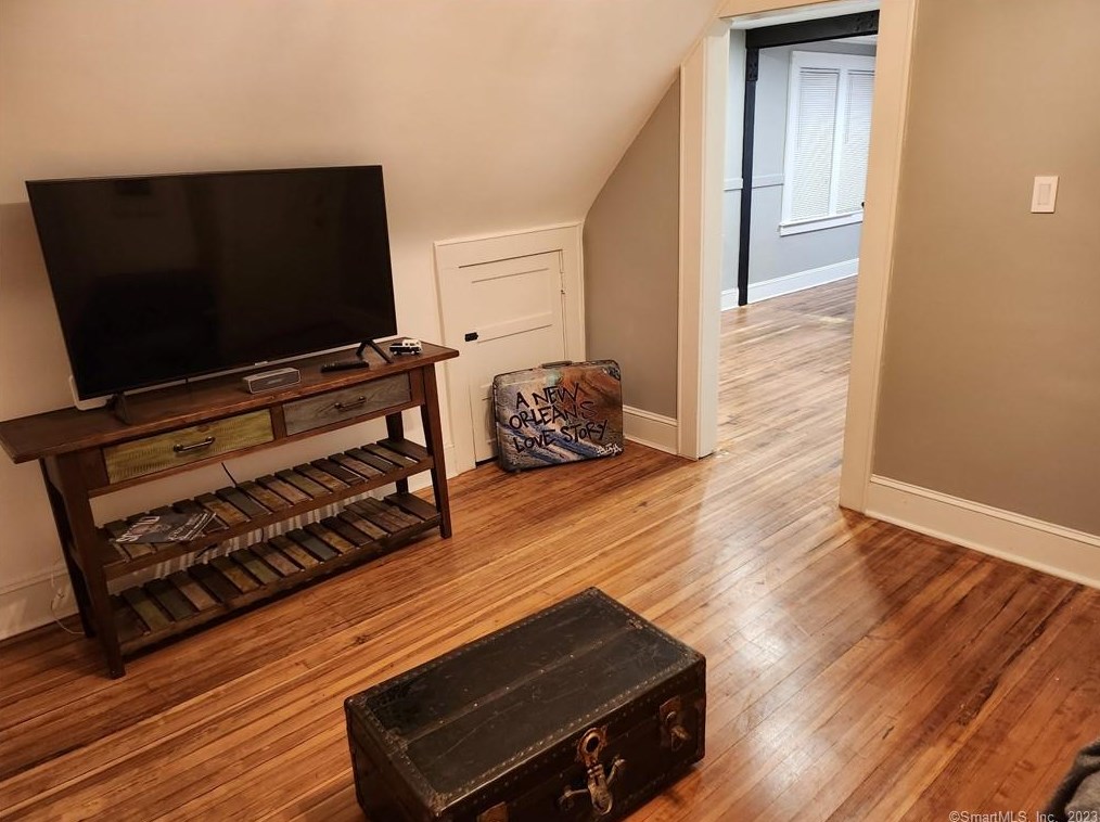 196 Canfield Ave #196, Bridgeport, CT 06605