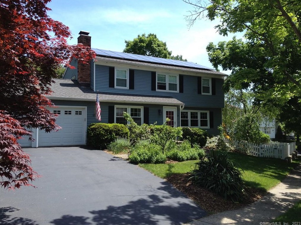 25 Hunter Rd, Fairfield, CT 06824